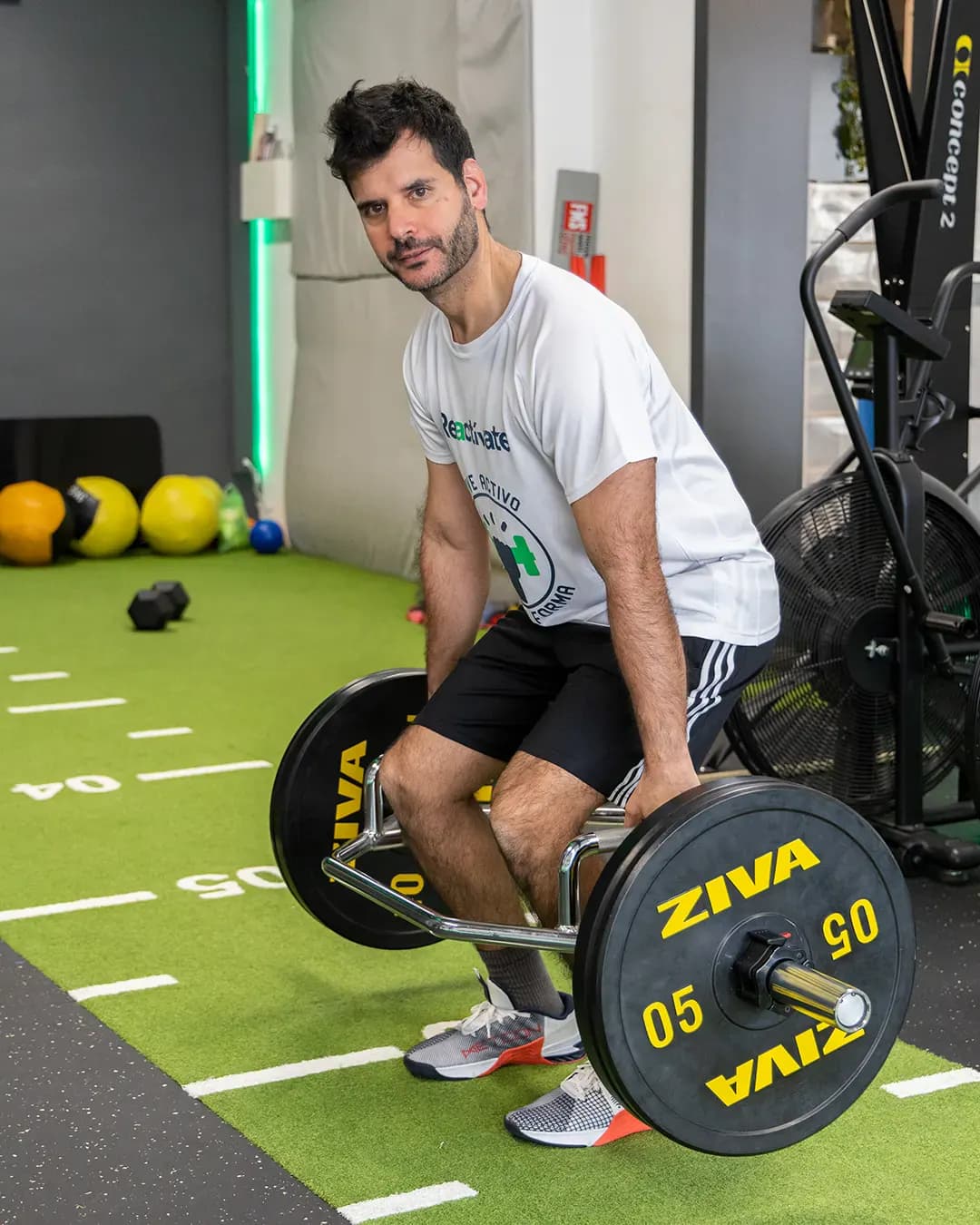 Gonzalo entrenando peso muerto en Reactívate Bilbao