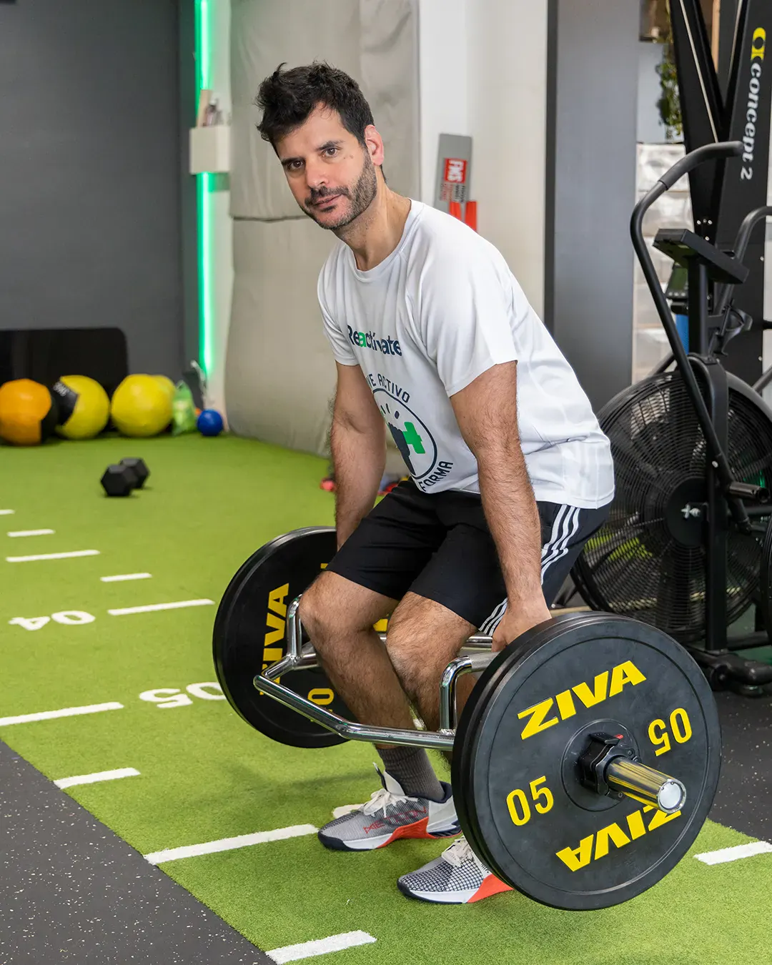 Gonzalo entrenando peso muerto en Reactívate Bilbao